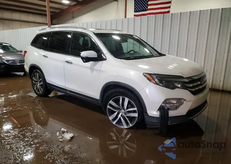 2017 Honda Pilot Touring z USA, uszkodzony, nr VIN 5FNYF6H93HB013099